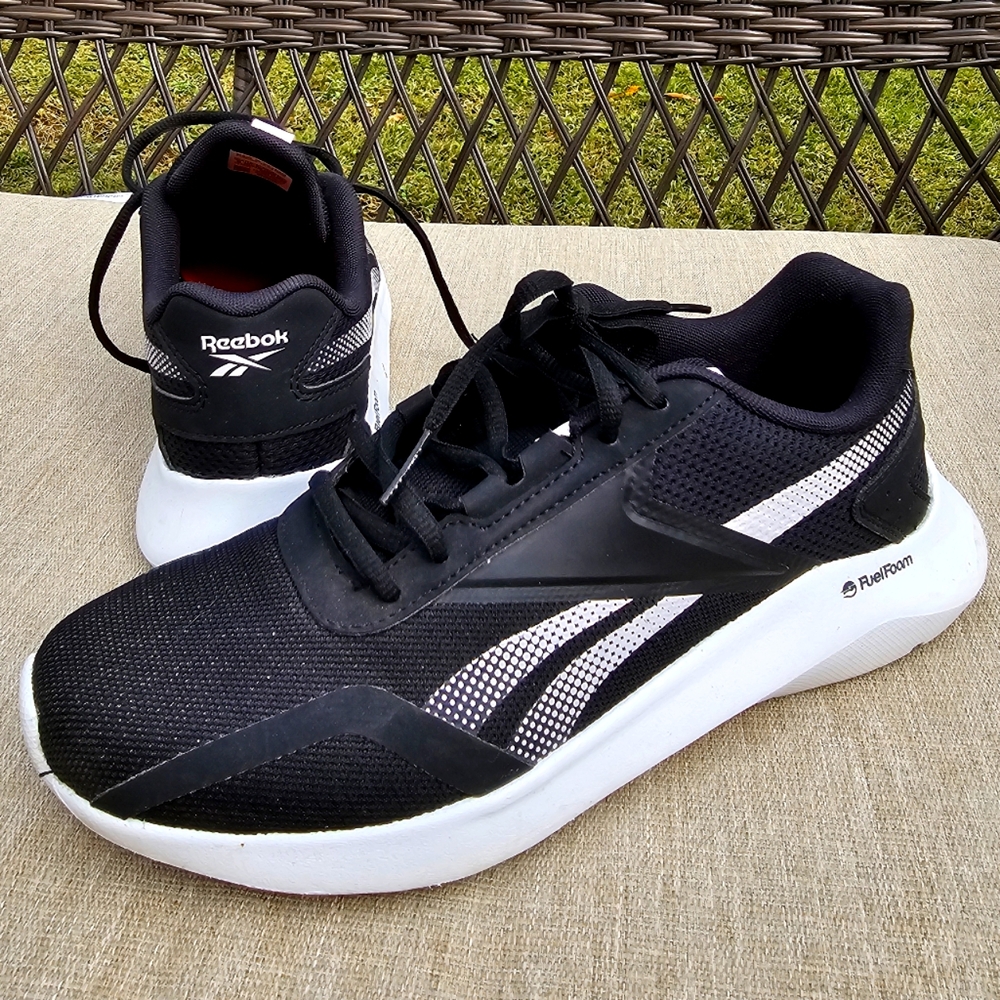 Like new Reebok sneakers size 8